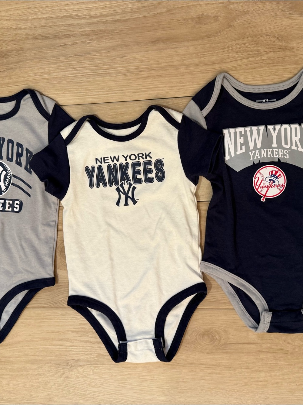 Baby One-Piece Bodysuit - New York Yankees 18M